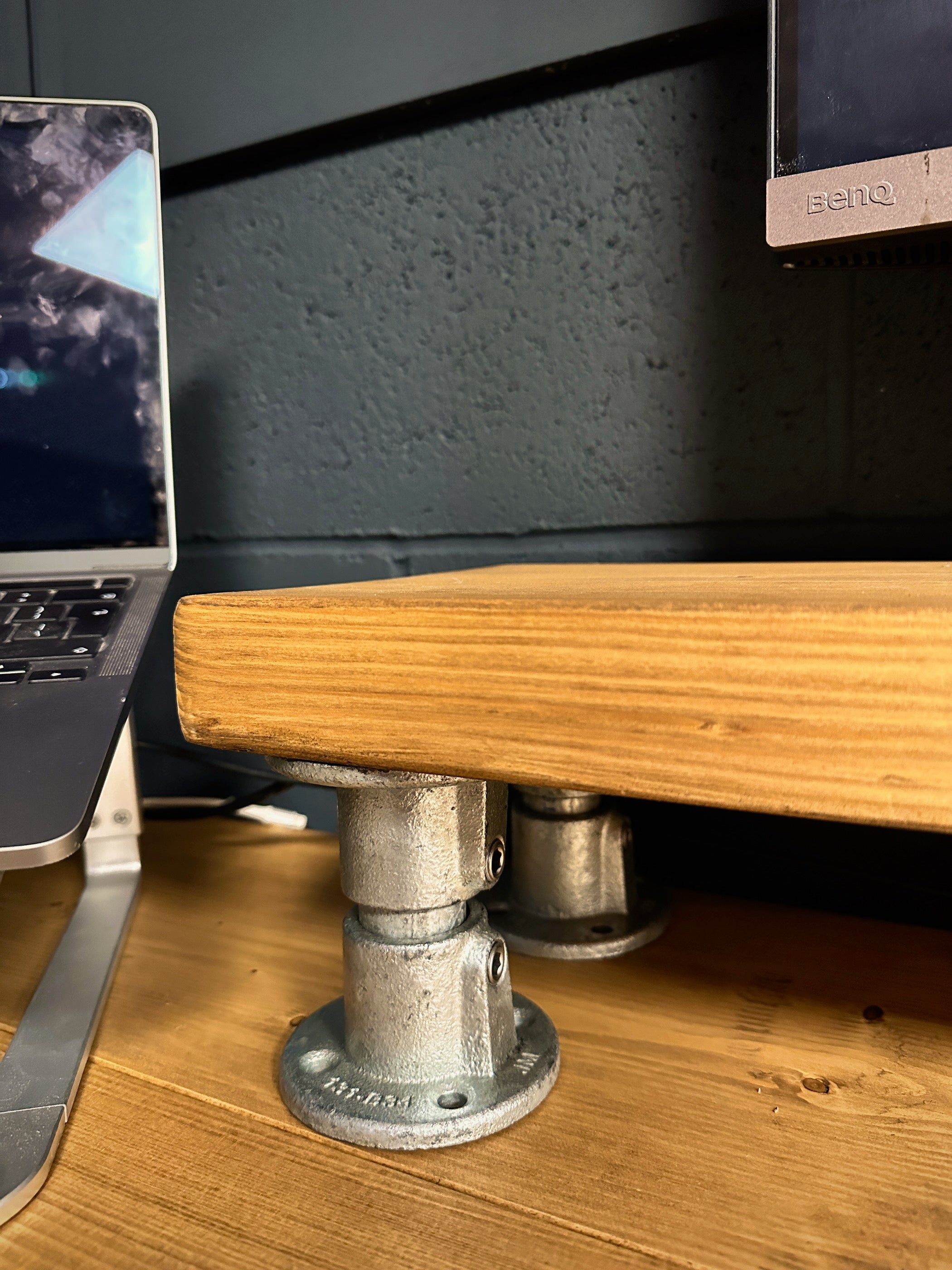 Scaffold Desk Riser Scaffold Board MONITOR RISER on Steel Pipe Supports | Computer PC Stan ...